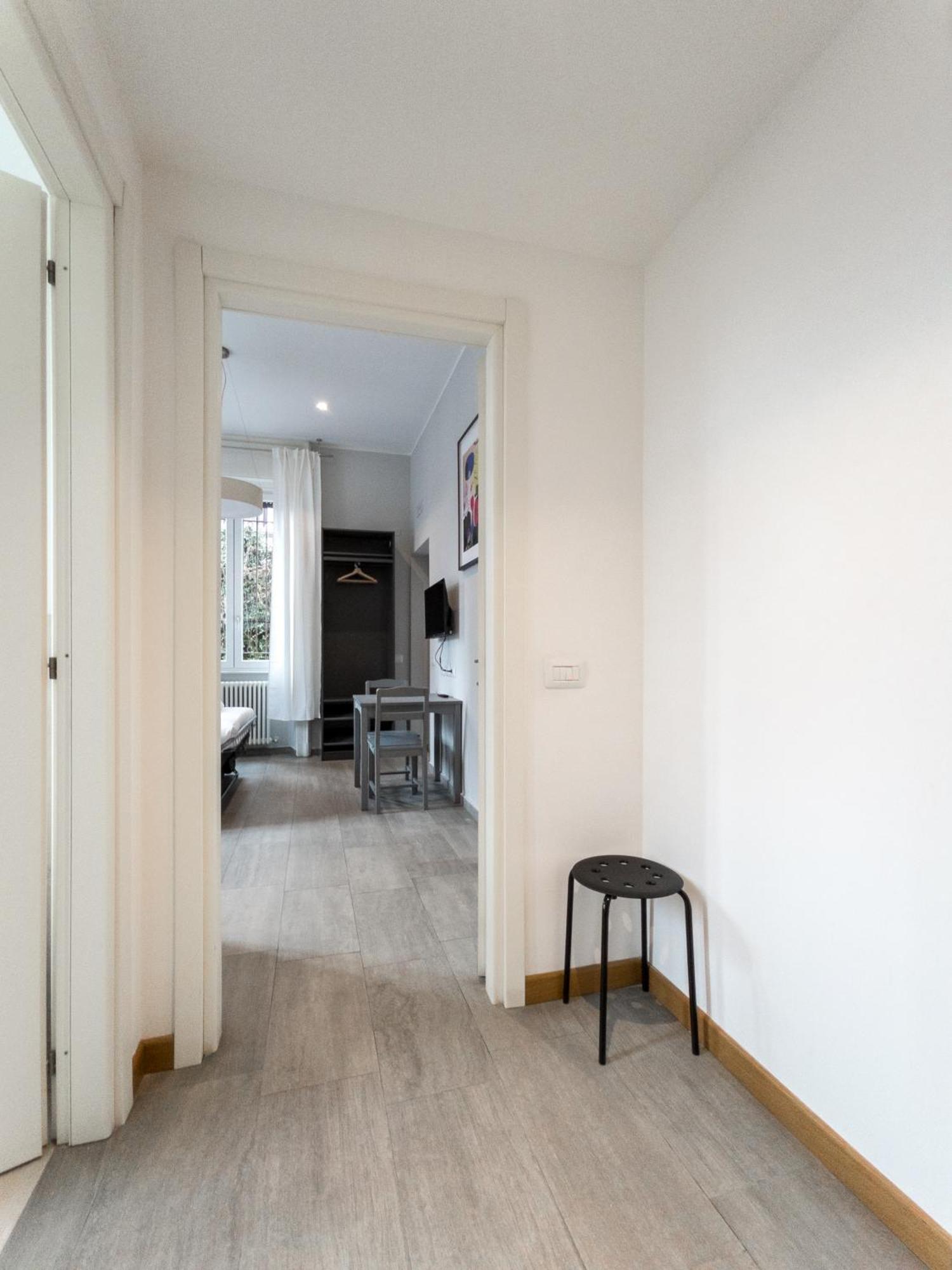 Rrrapido Holy Suites And Rooms - Via Sardegna Milan Exterior photo